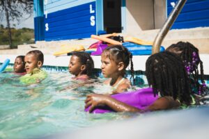 Image de l'article Apprendre à nager en Jamaïque avec SwimTayka et LikkleSwimmers